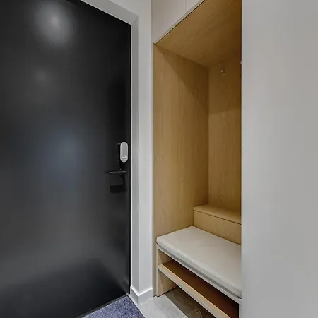 Apartment Premium With Sea View & Free Parking *